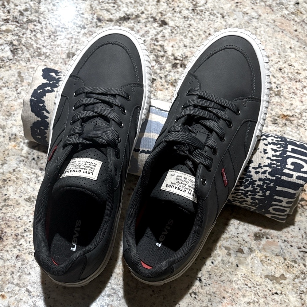 Levi's Men's Charcoal Sneakers